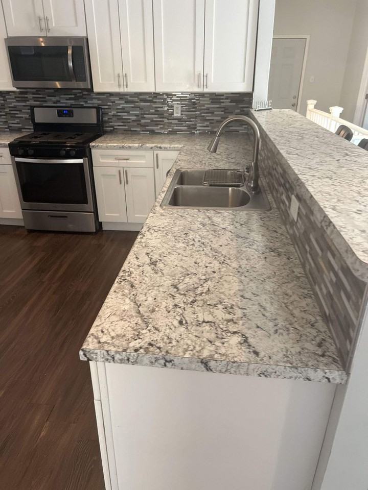 6042 Birch Ave - Photo 3 of 25