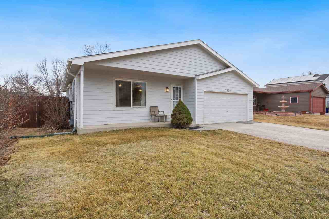 3809 Hamilton Ave - Photo 2 of 18