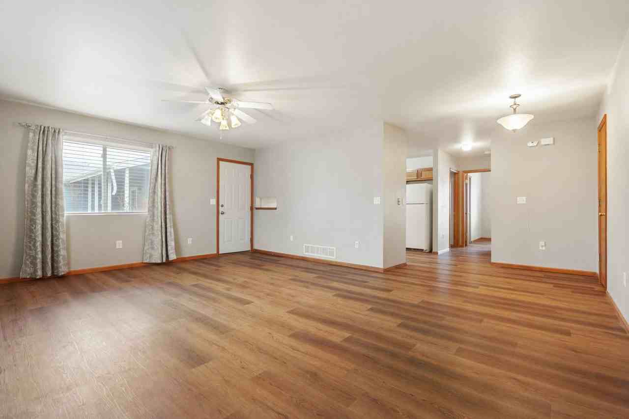 3809 Hamilton Ave - Photo 3 of 18