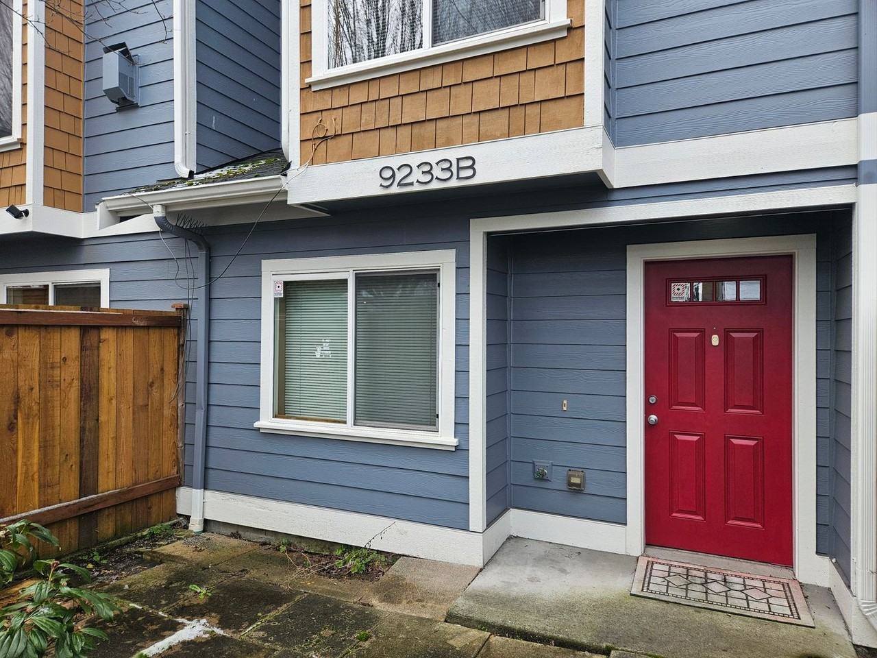 9233B 17th Ave Sw - Photo 2 of 15