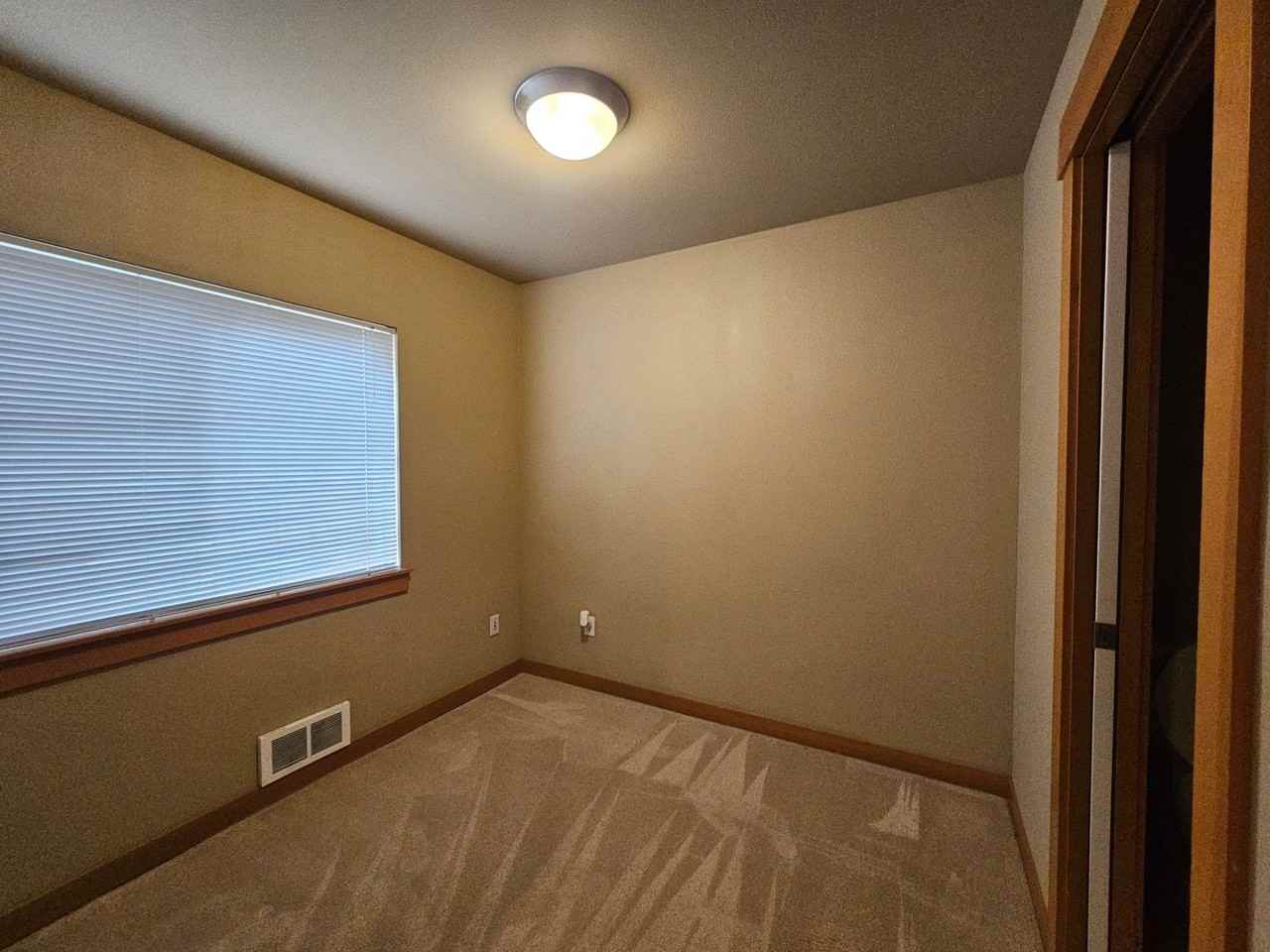 9233B 17th Ave Sw - Photo 3 of 15