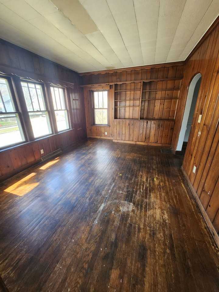 442 E 8th St - Photo 2 of 15