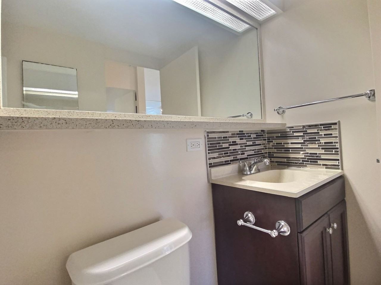 1050 Kinau St #604 - Photo 7 of 9