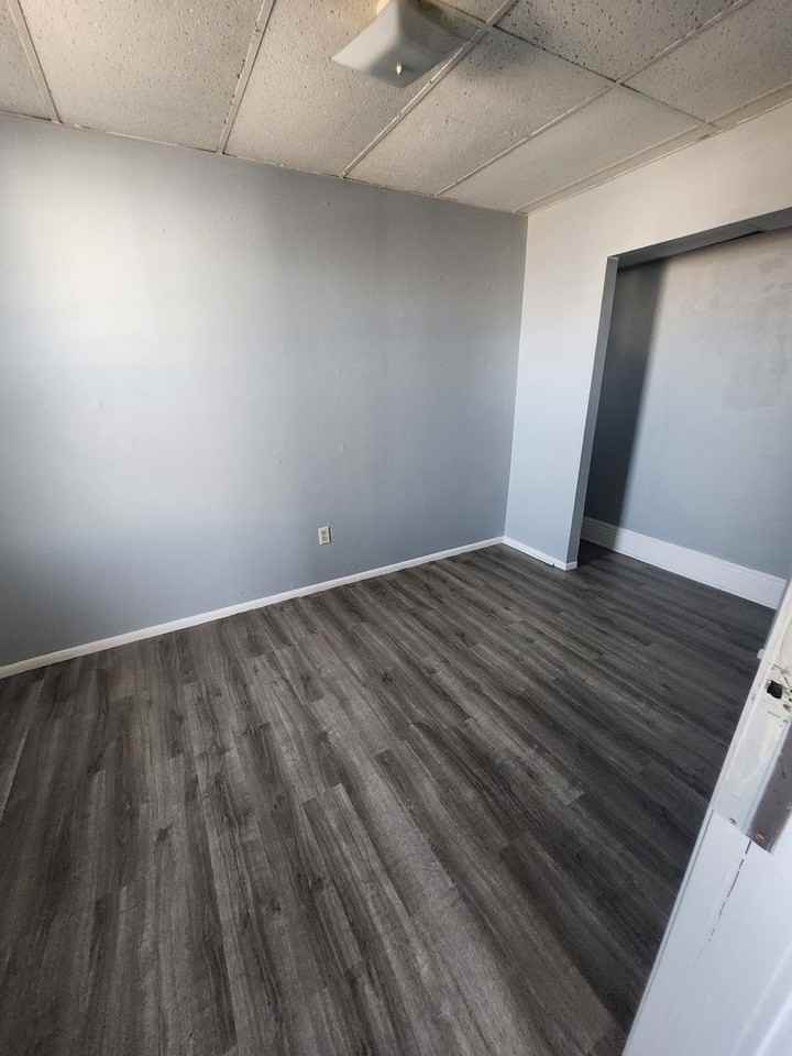 713 East 13th Street - Photo 3 of 7