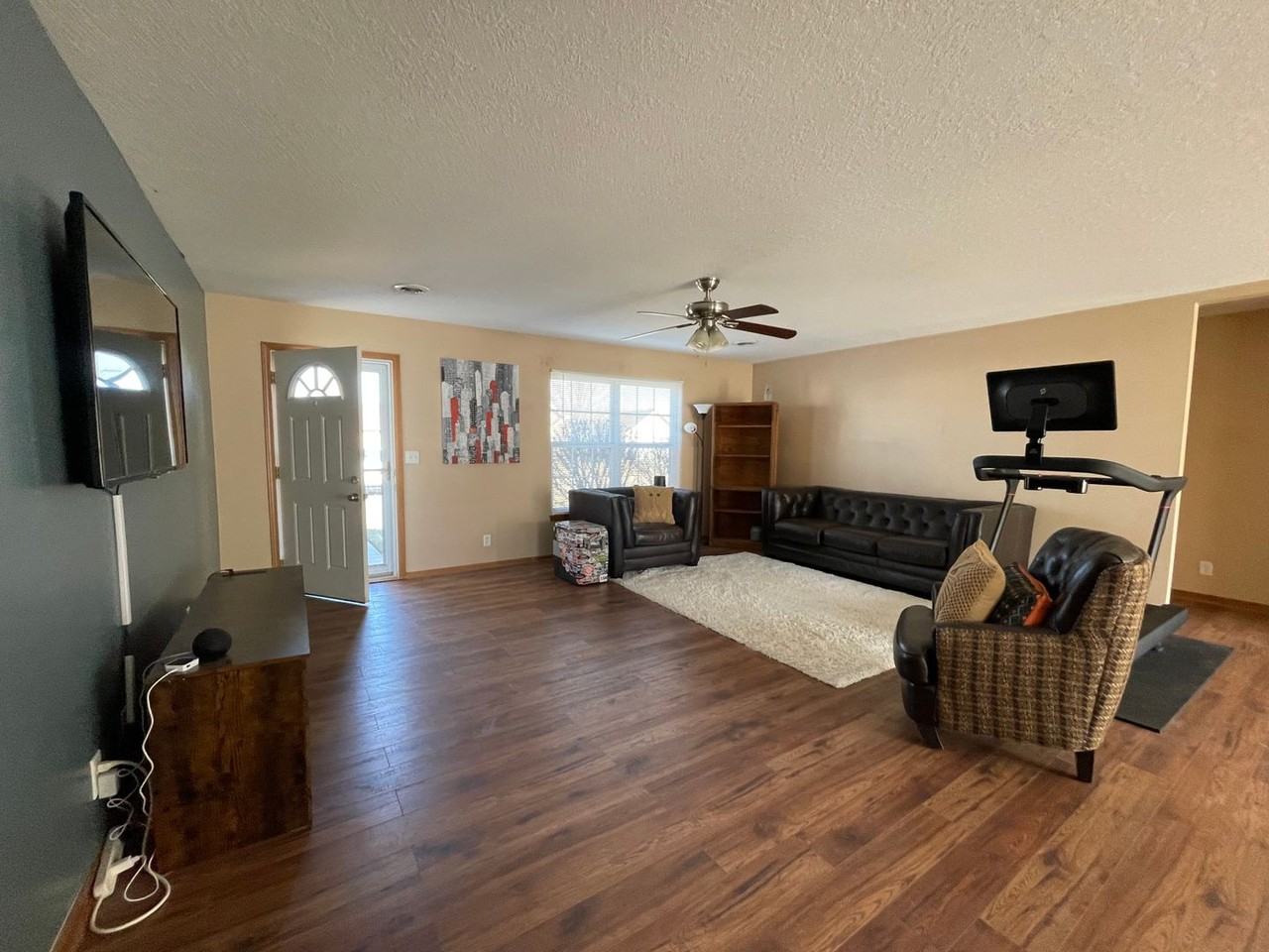 317 Brookway Dr - Photo 2 of 15