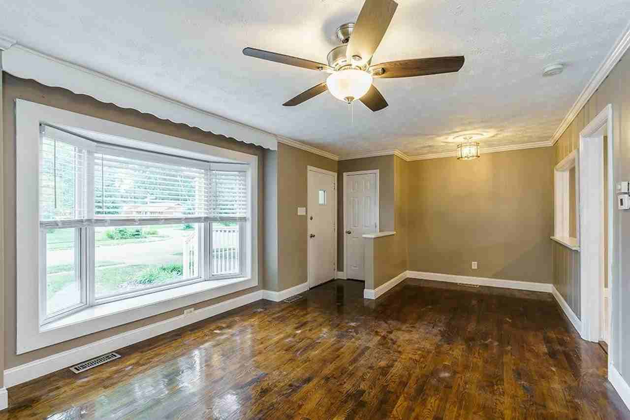 493 Barkley Dr - Photo 5 of 26