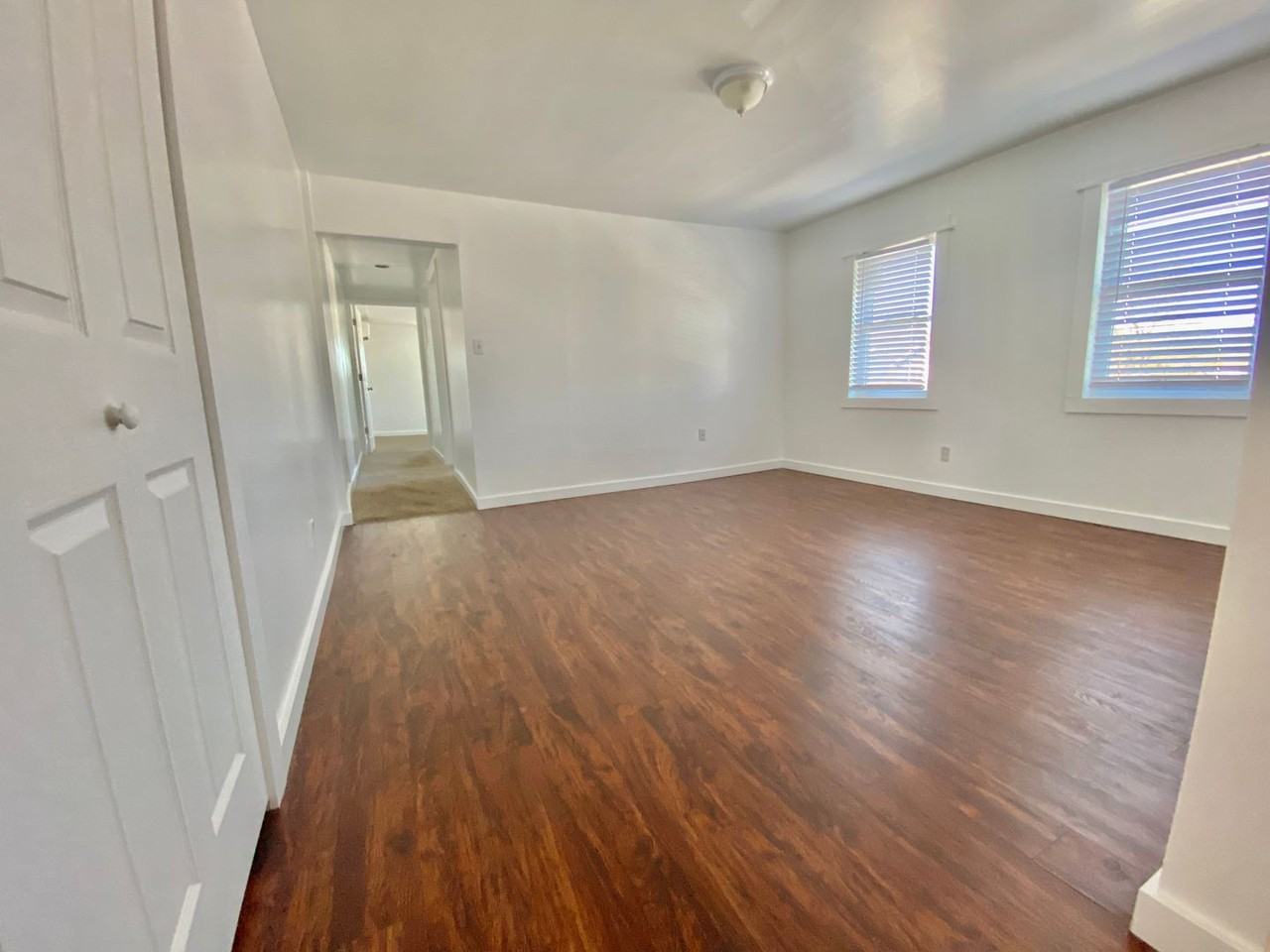 432 Albany Ave - Photo 3 of 8