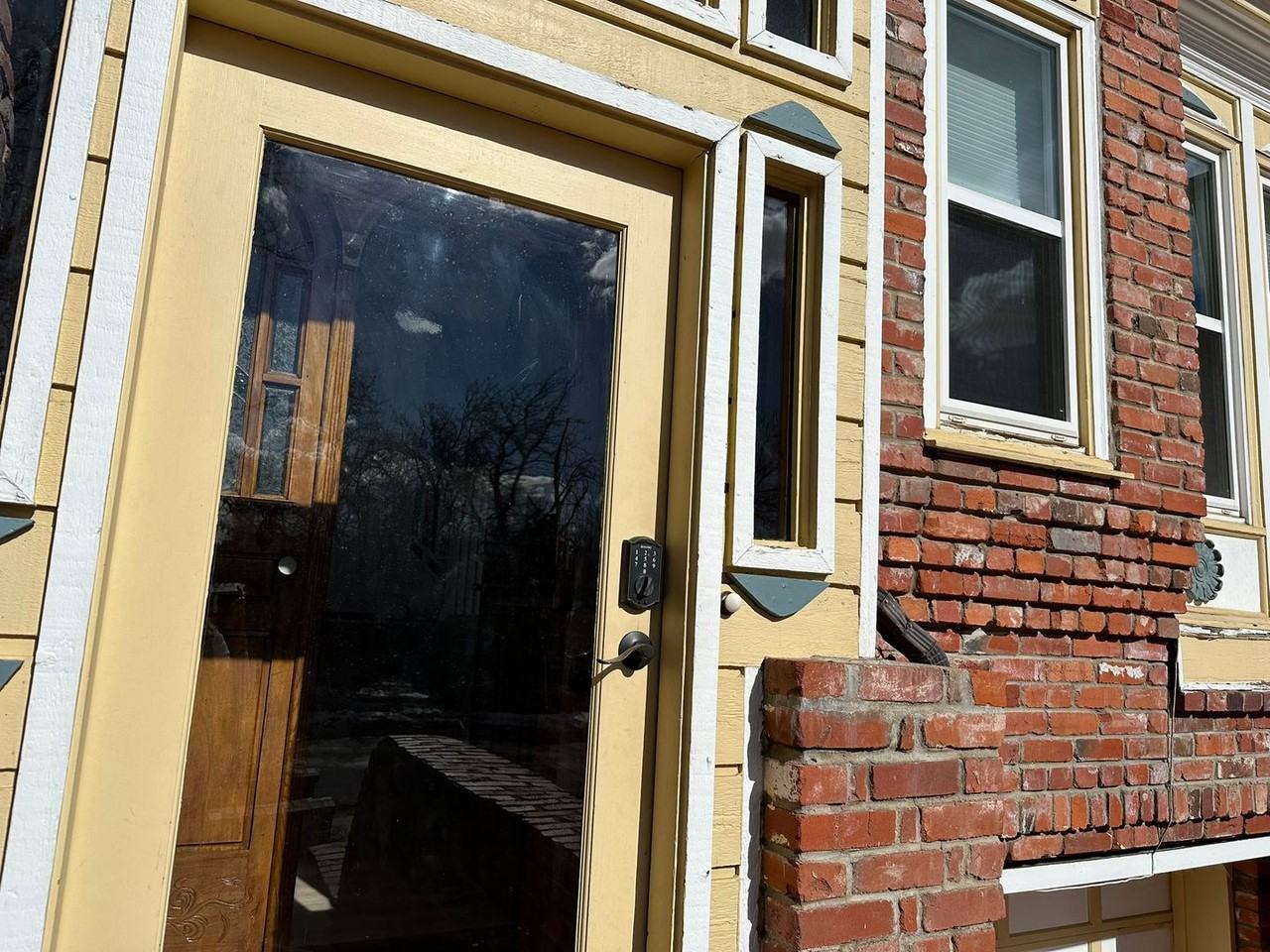 457 Pearl St - Photo 2 of 27