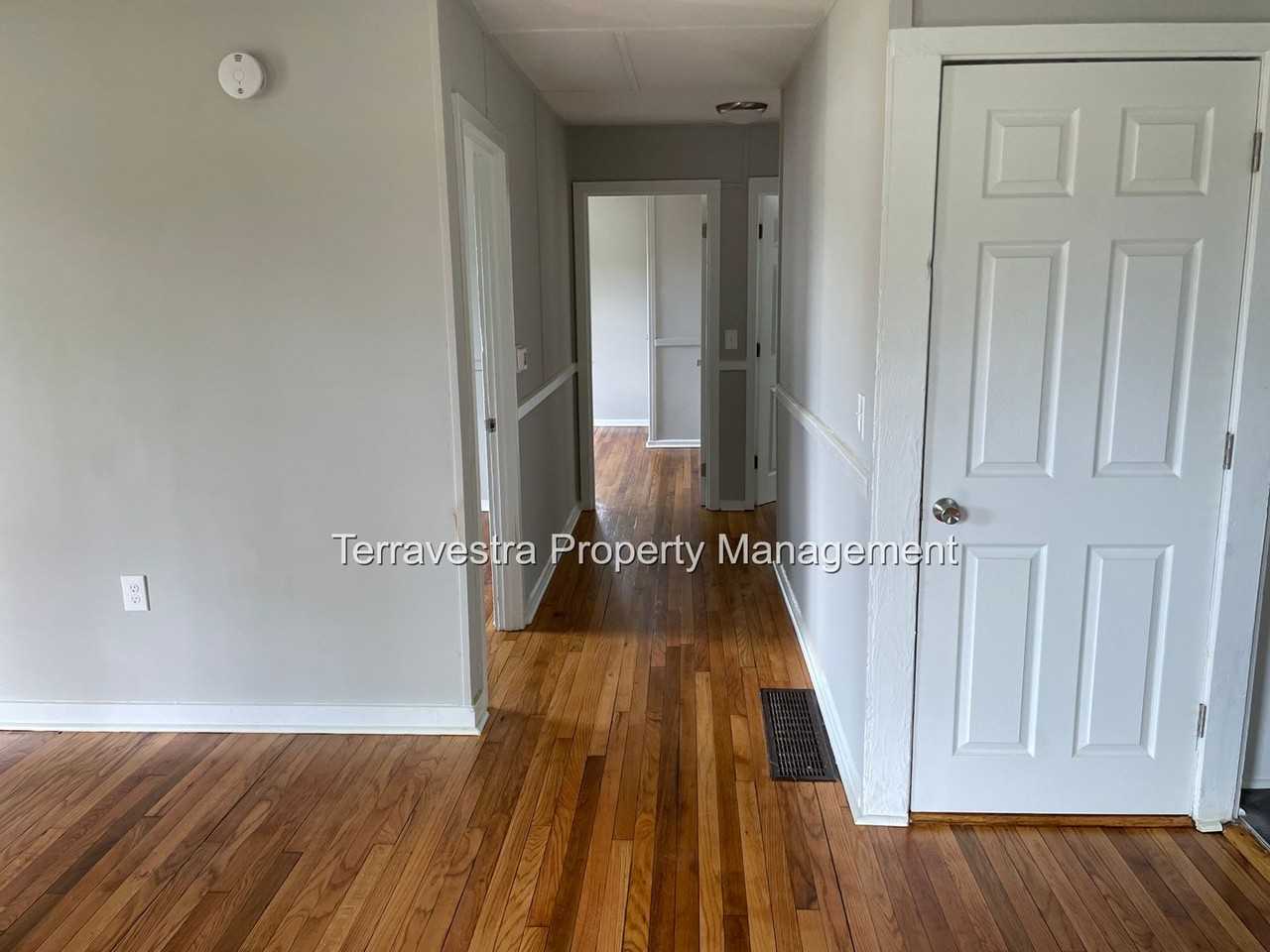 1013 School Ln - Photo 2 of 13