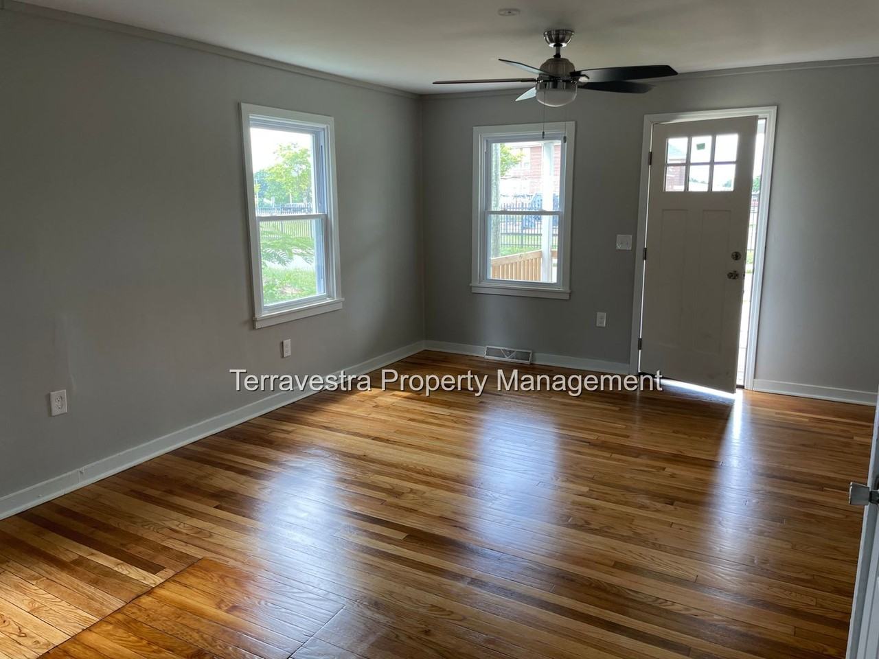 1013 School Ln - Photo 3 of 13