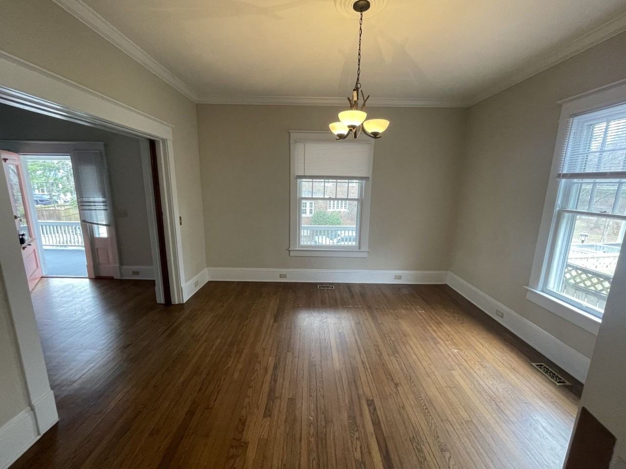 114 Park Ave - Photo 4 of 40