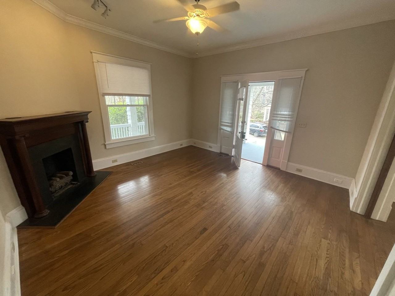 114 Park Ave - Photo 5 of 40