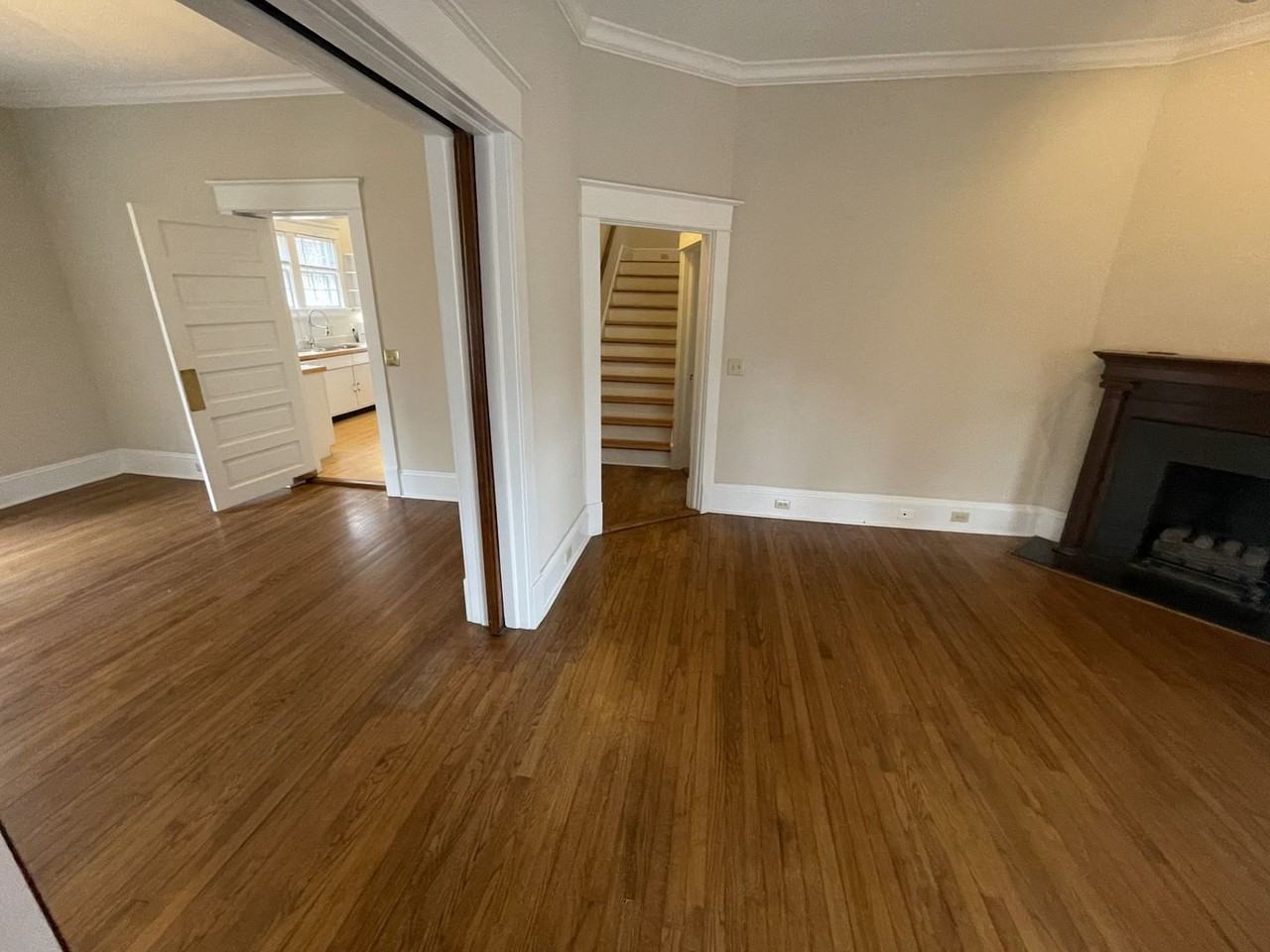 114 Park Ave - Photo 6 of 40
