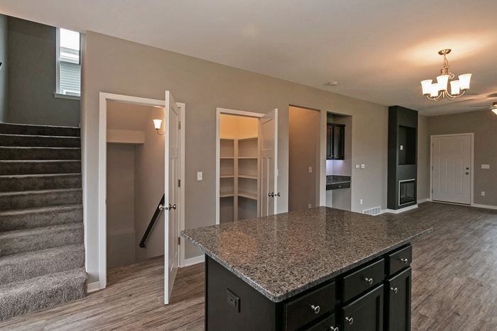 323 Sunset Pl - Photo 3 of 26