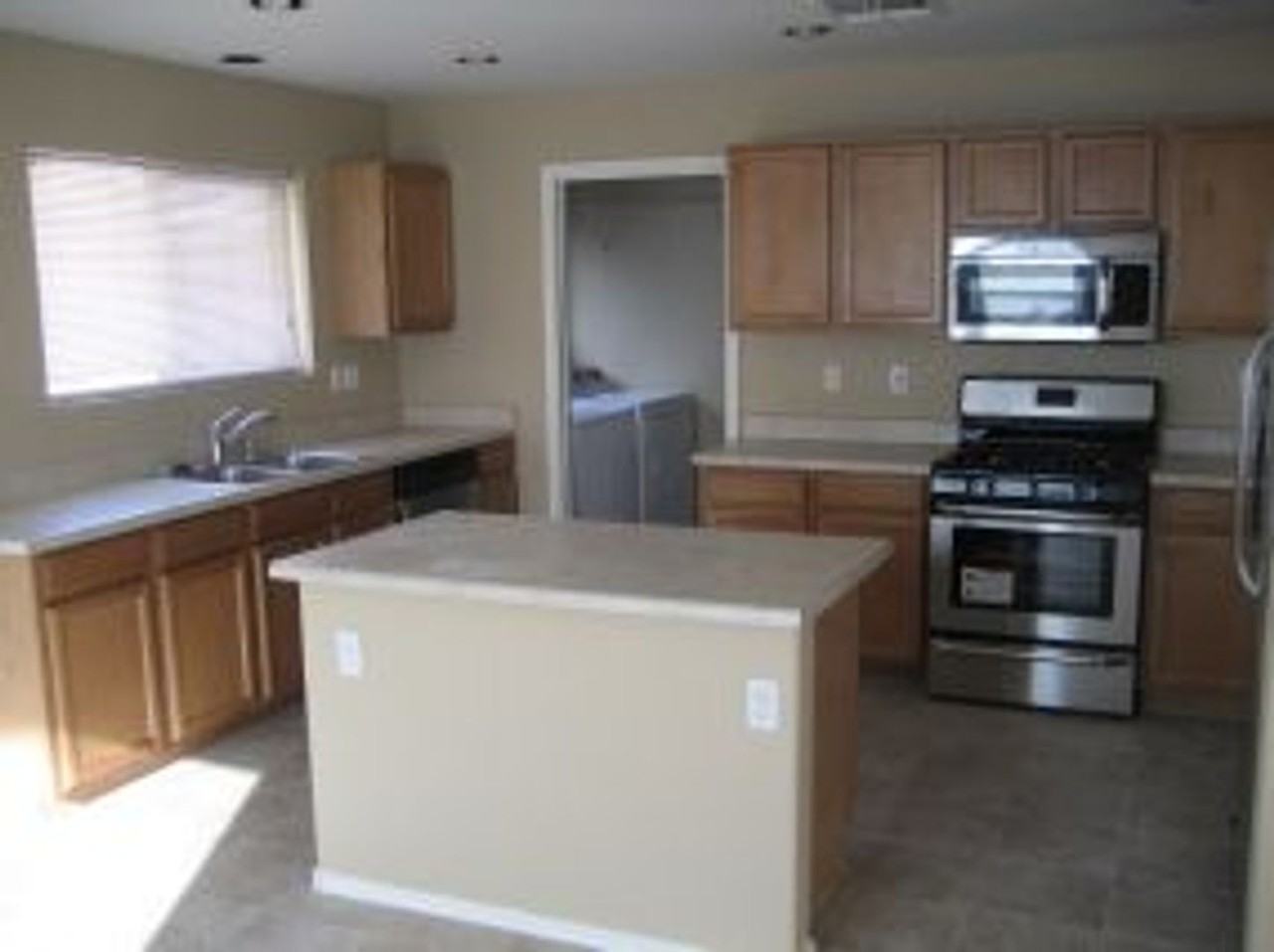 3232 W Cavedale Dr - Photo 2 of 6