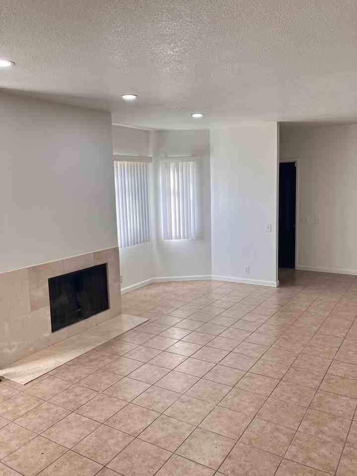 1302 Alabama St - Photo 3 of 28