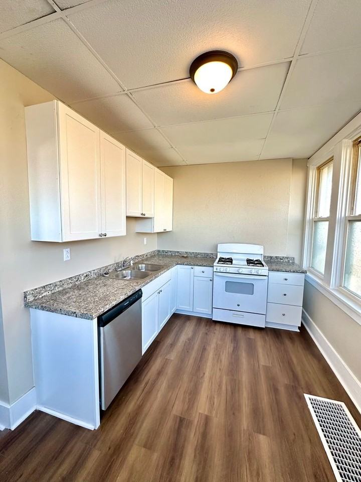 2801 Neeld Avenue/2300 Broadway Avenue Apartments 2801 Neeld Ave