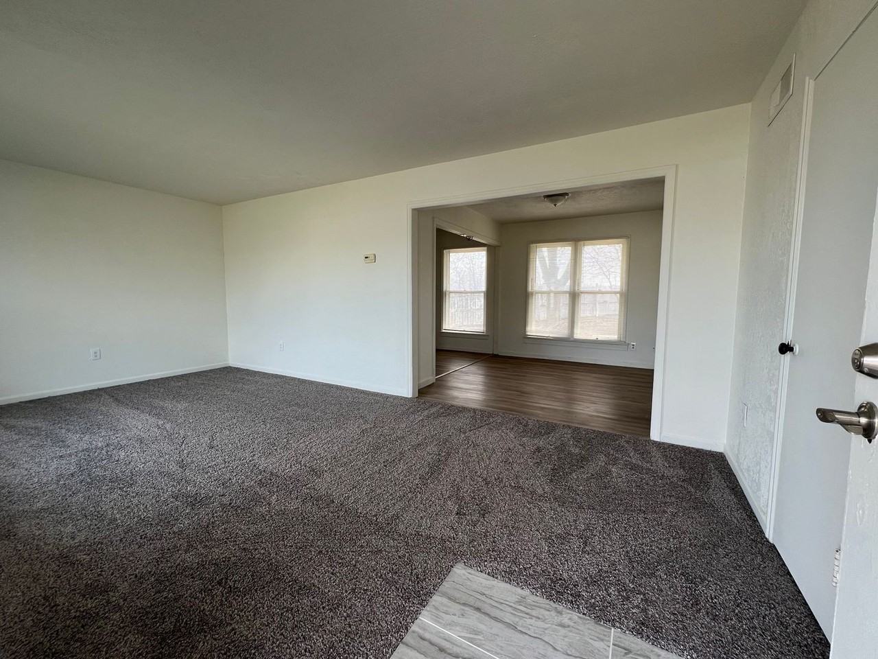 1120 Nw Carroll Dr - Photo 3 of 10
