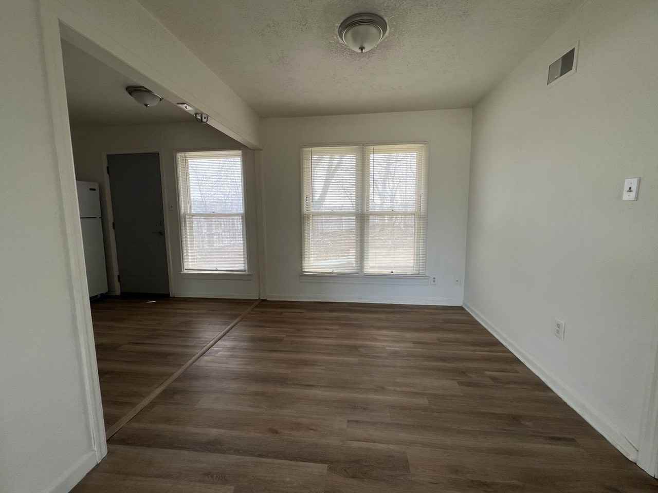 1120 Nw Carroll Dr - Photo 4 of 10