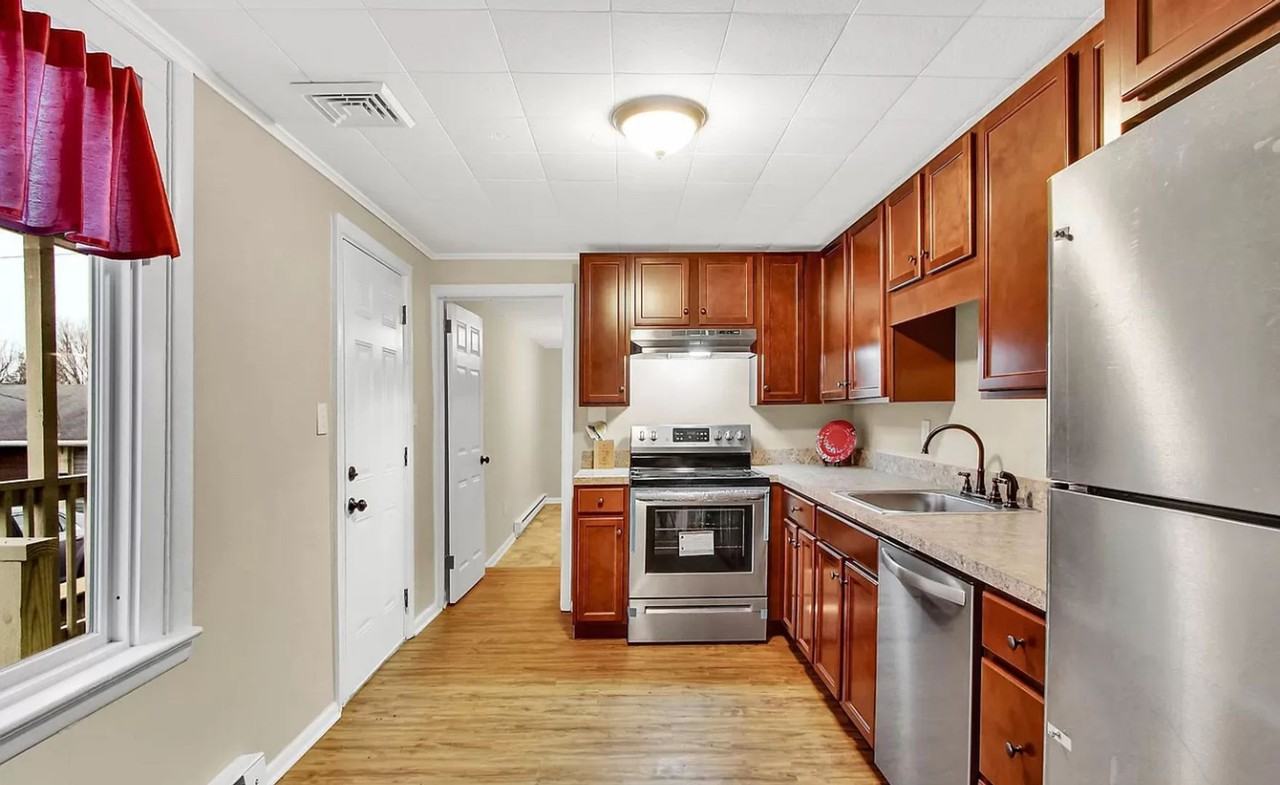 129 S Front St - Photo 5 of 10