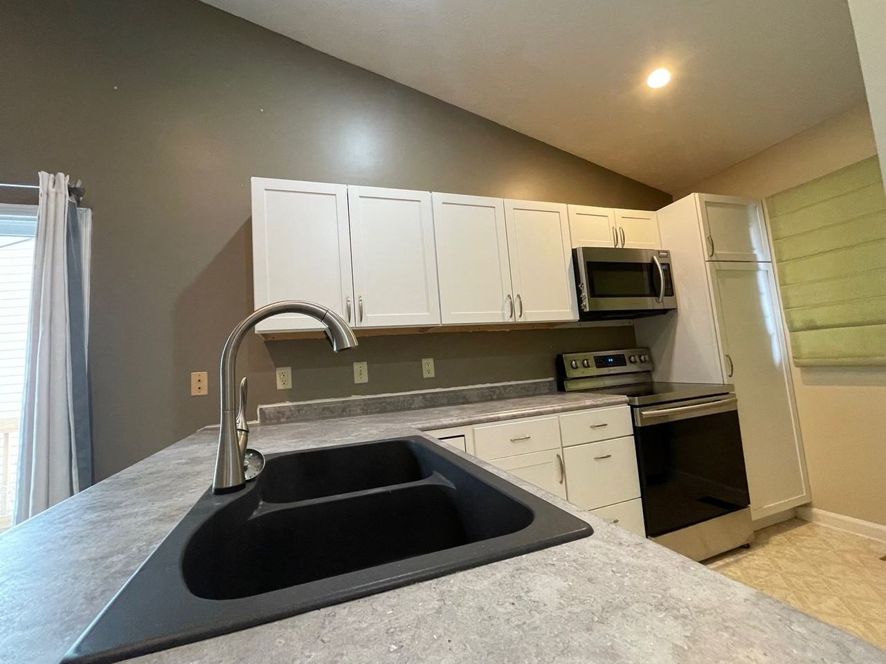 9487 S Lake Ridge Dr - Photo 3 of 16