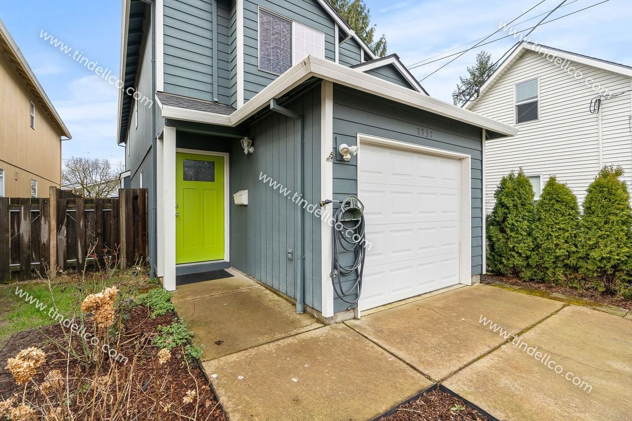 8937 N Bayard Ave - Photo 2 of 24