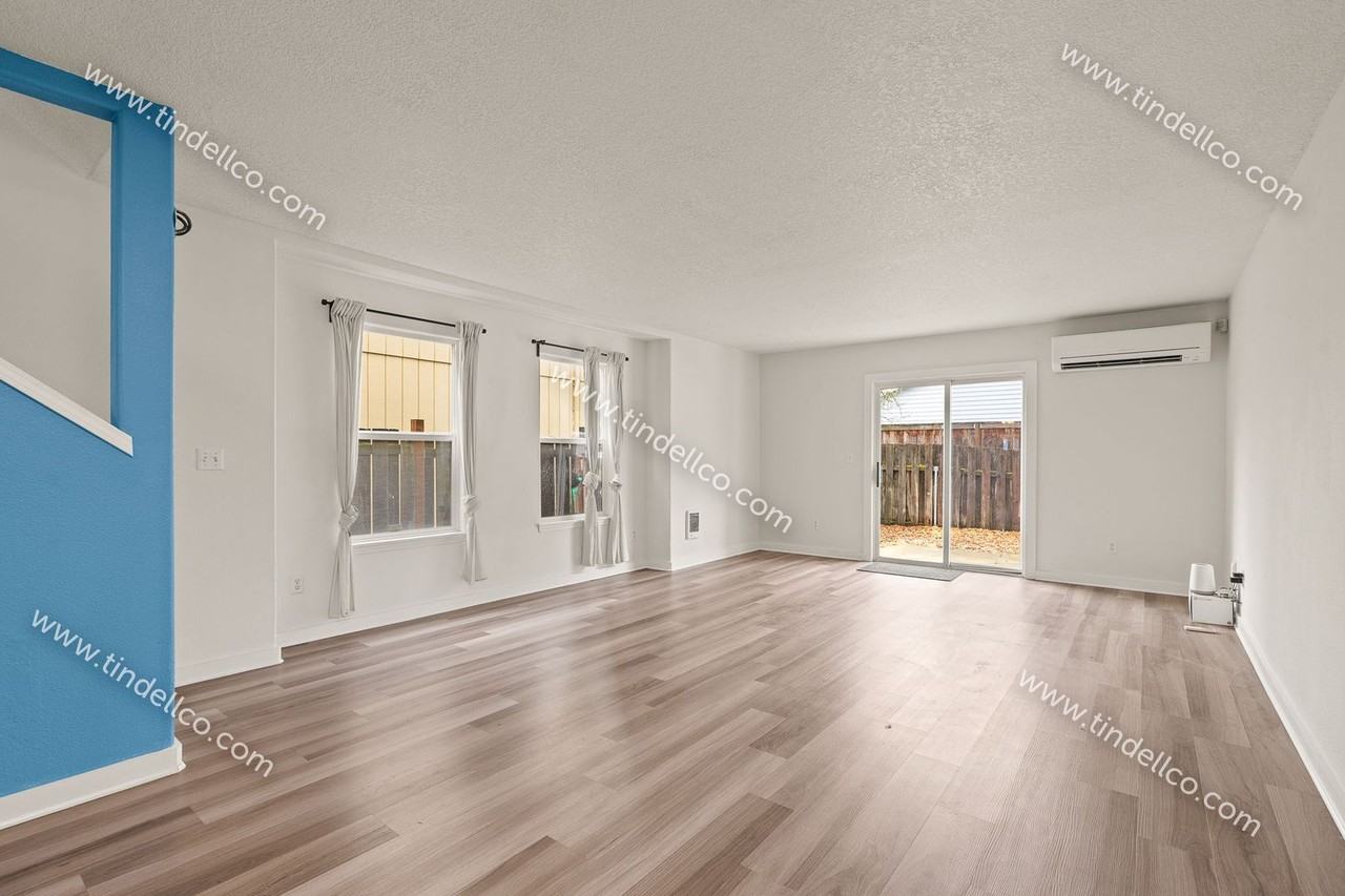 8937 N Bayard Ave - Photo 3 of 24