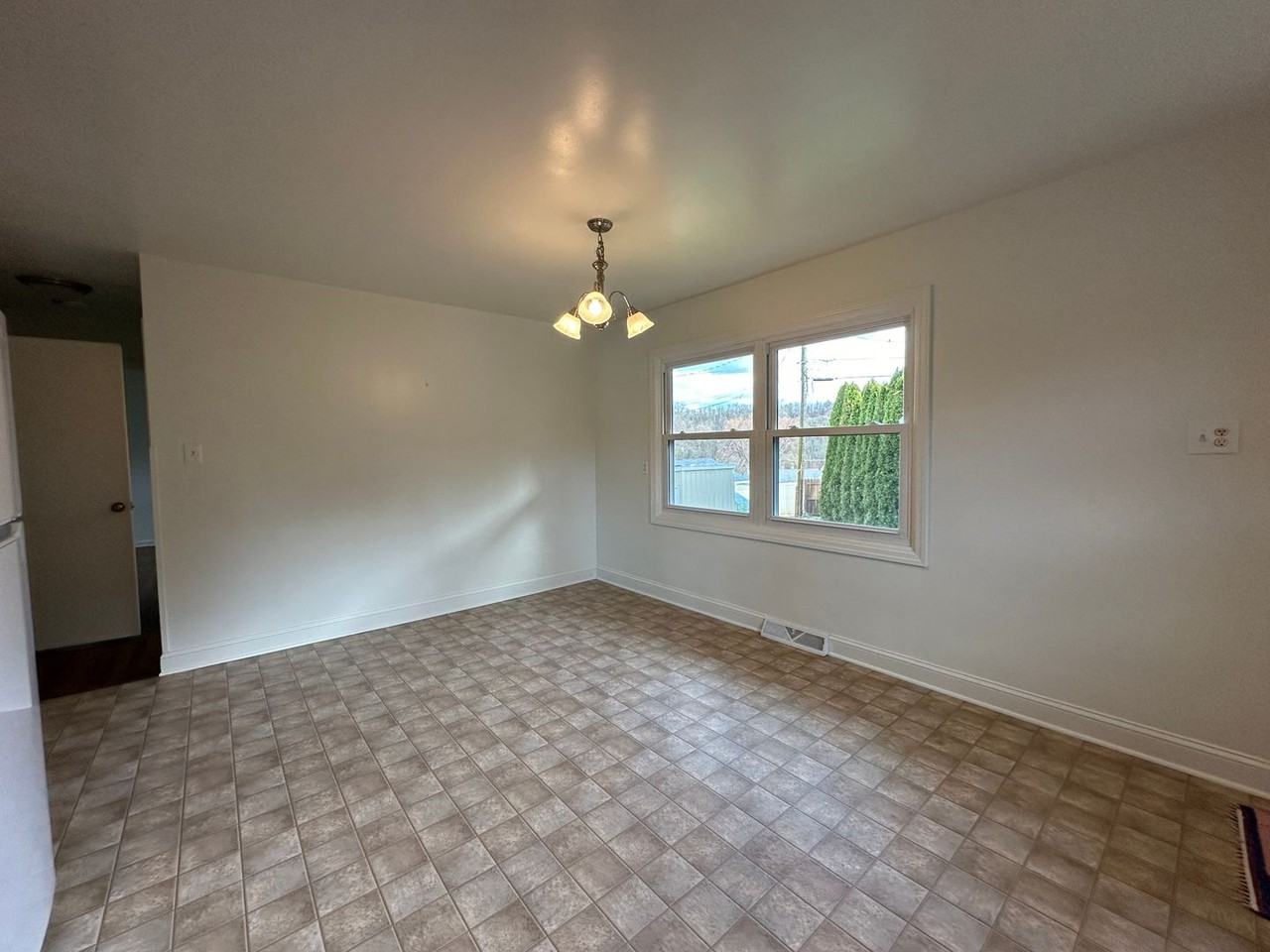 1300 Commonwealth Blvd - Photo 3 of 11