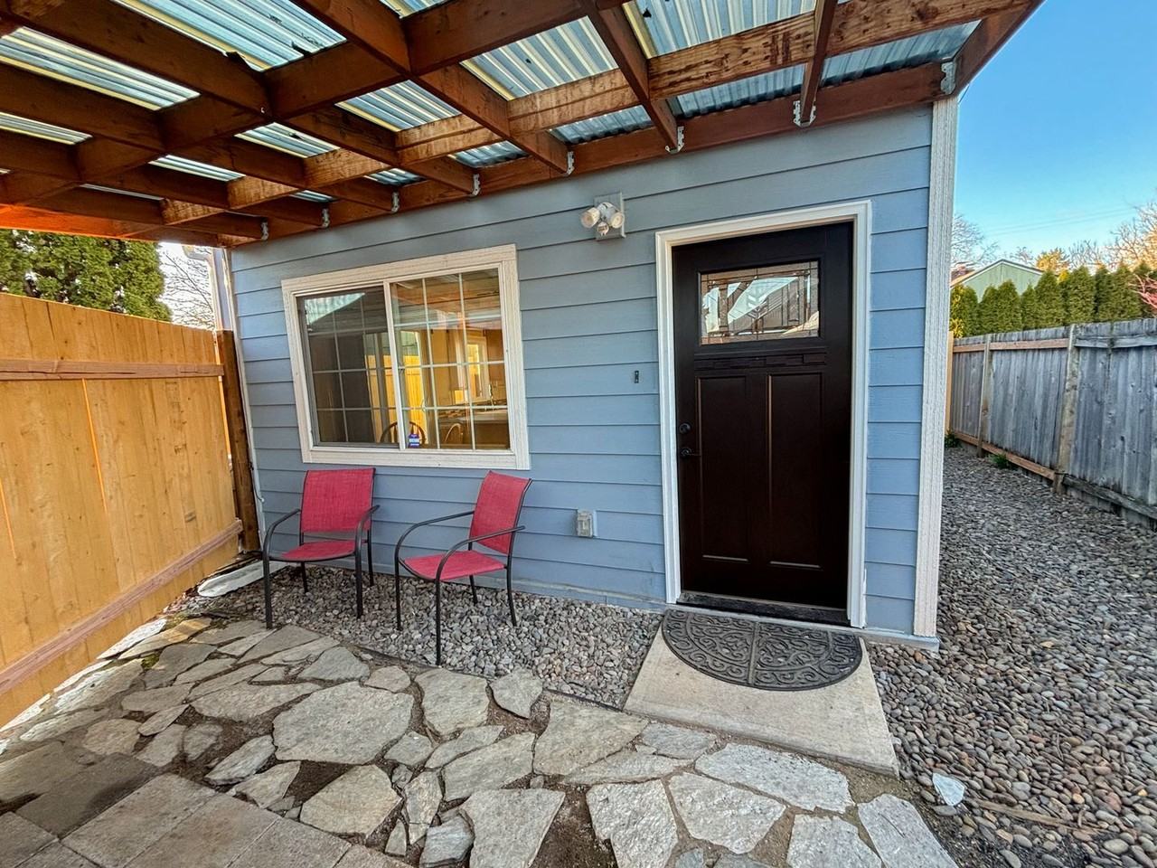 458 W Berkeley St - Photo 2 of 19