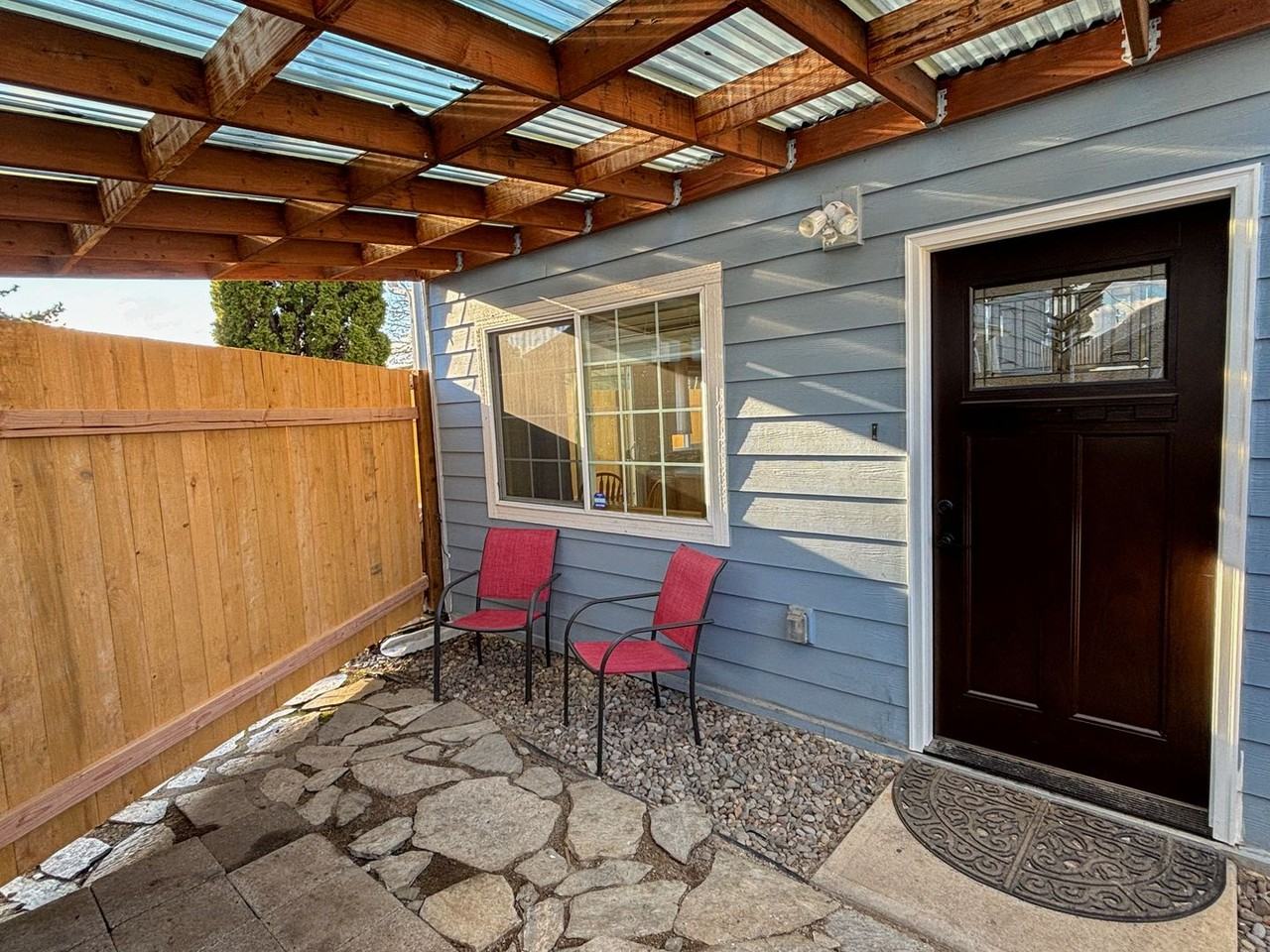 458 W Berkeley St - Photo 3 of 19