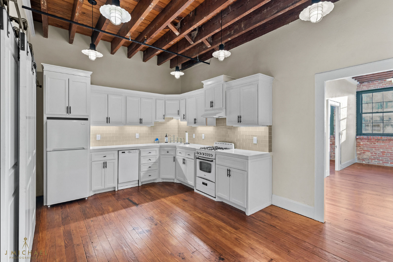 719 Marshall Street - Photo 4 of 9