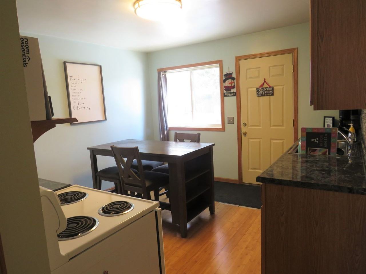 3021 Blakeley Ave - Photo 4 of 11