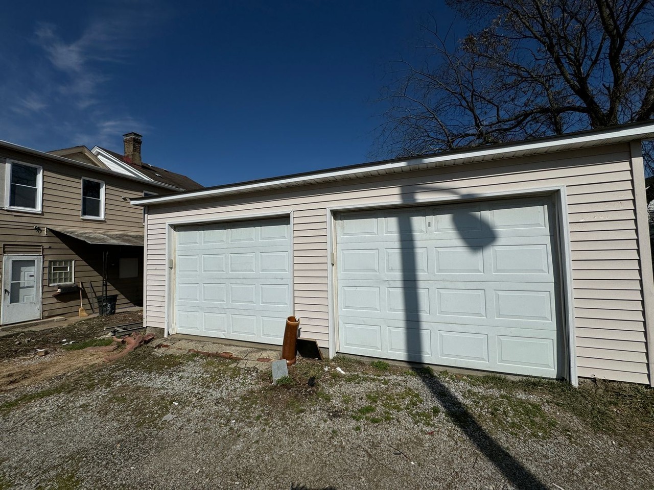 833 Estella Avenue - Photo 3 of 25