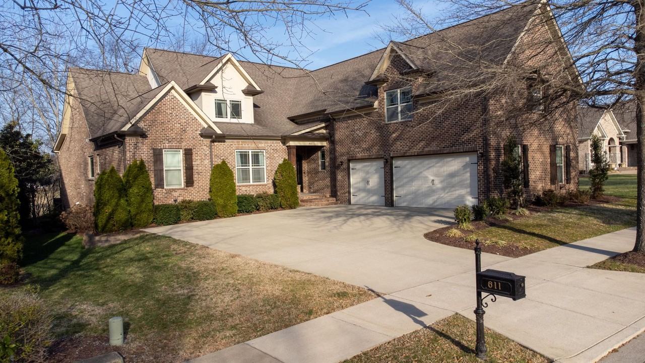 611 Band Dr - Photo 3 of 44