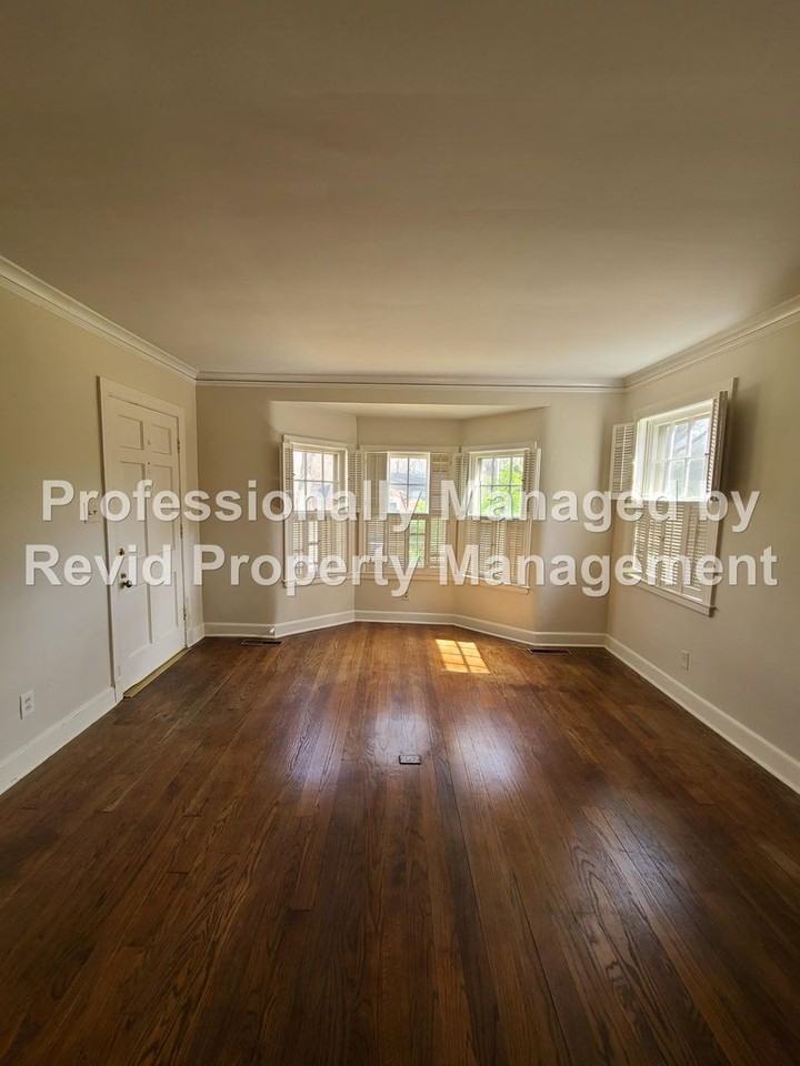 187 Picardy Pl - Photo 3 of 32