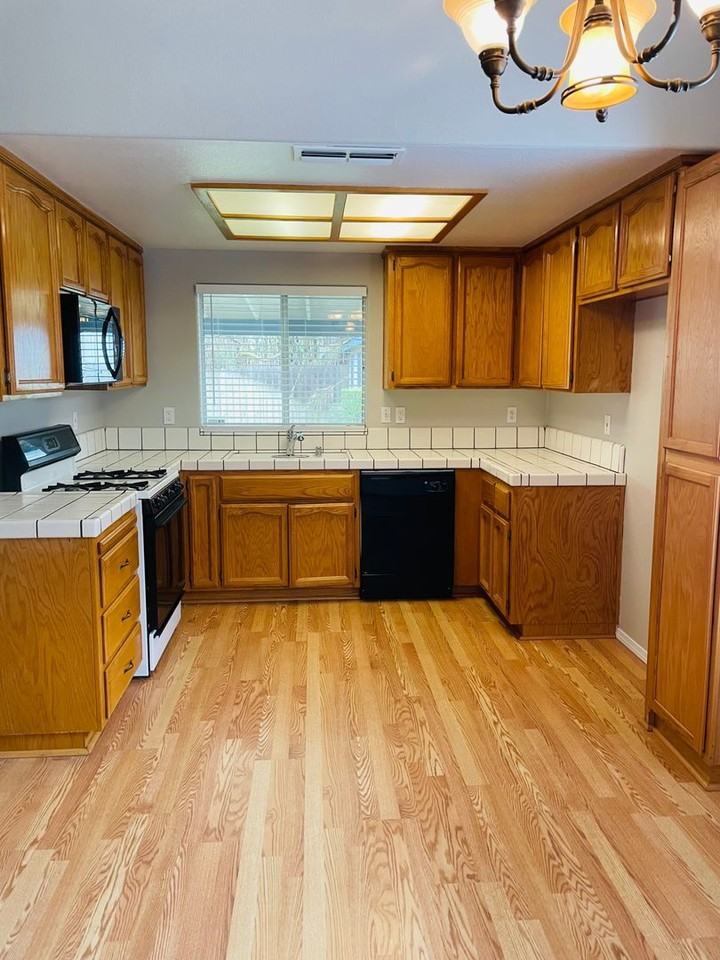 5716 Mist Ct - Photo 4 of 16