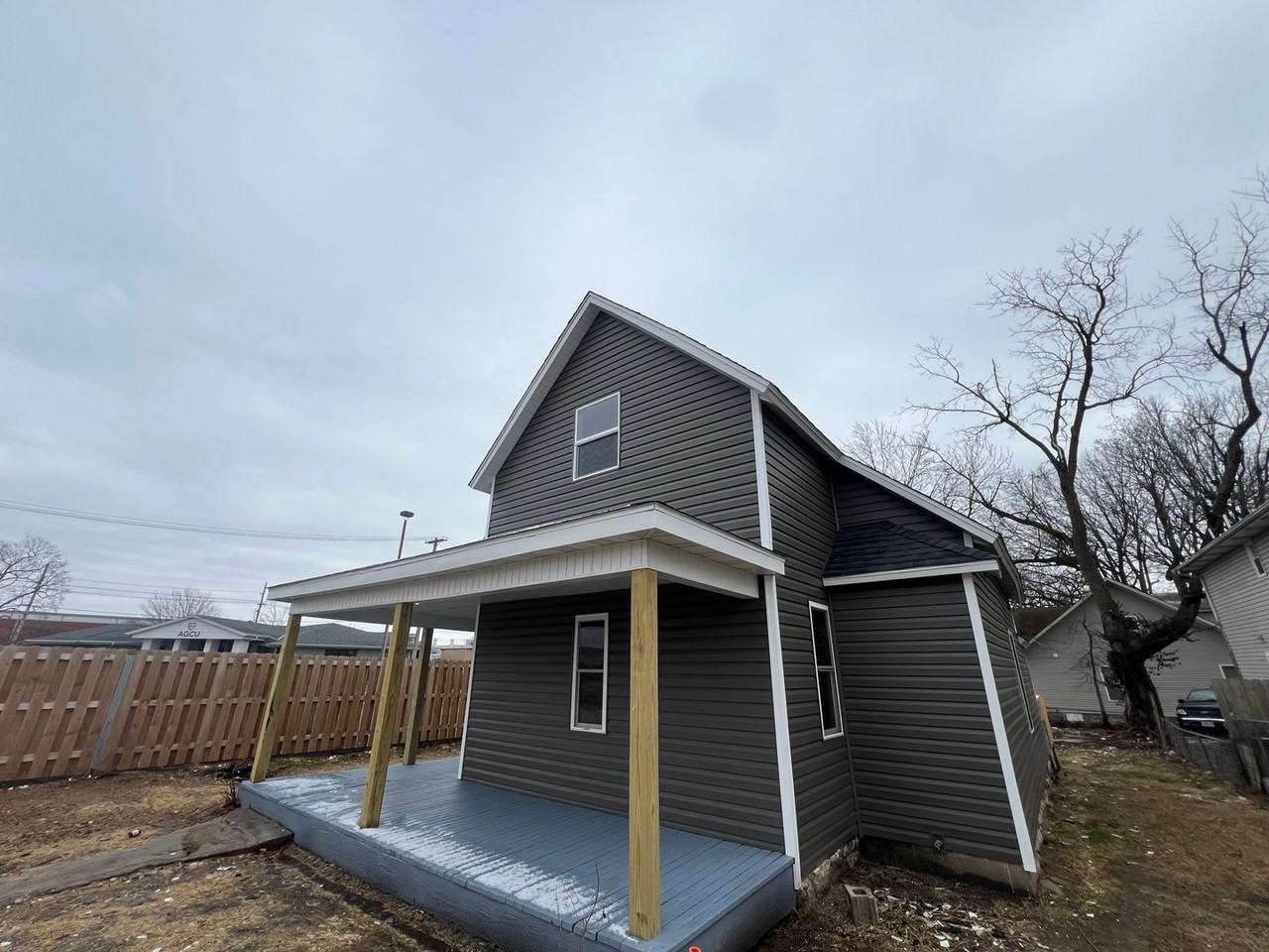 428 W Locust St - Photo 3 of 25