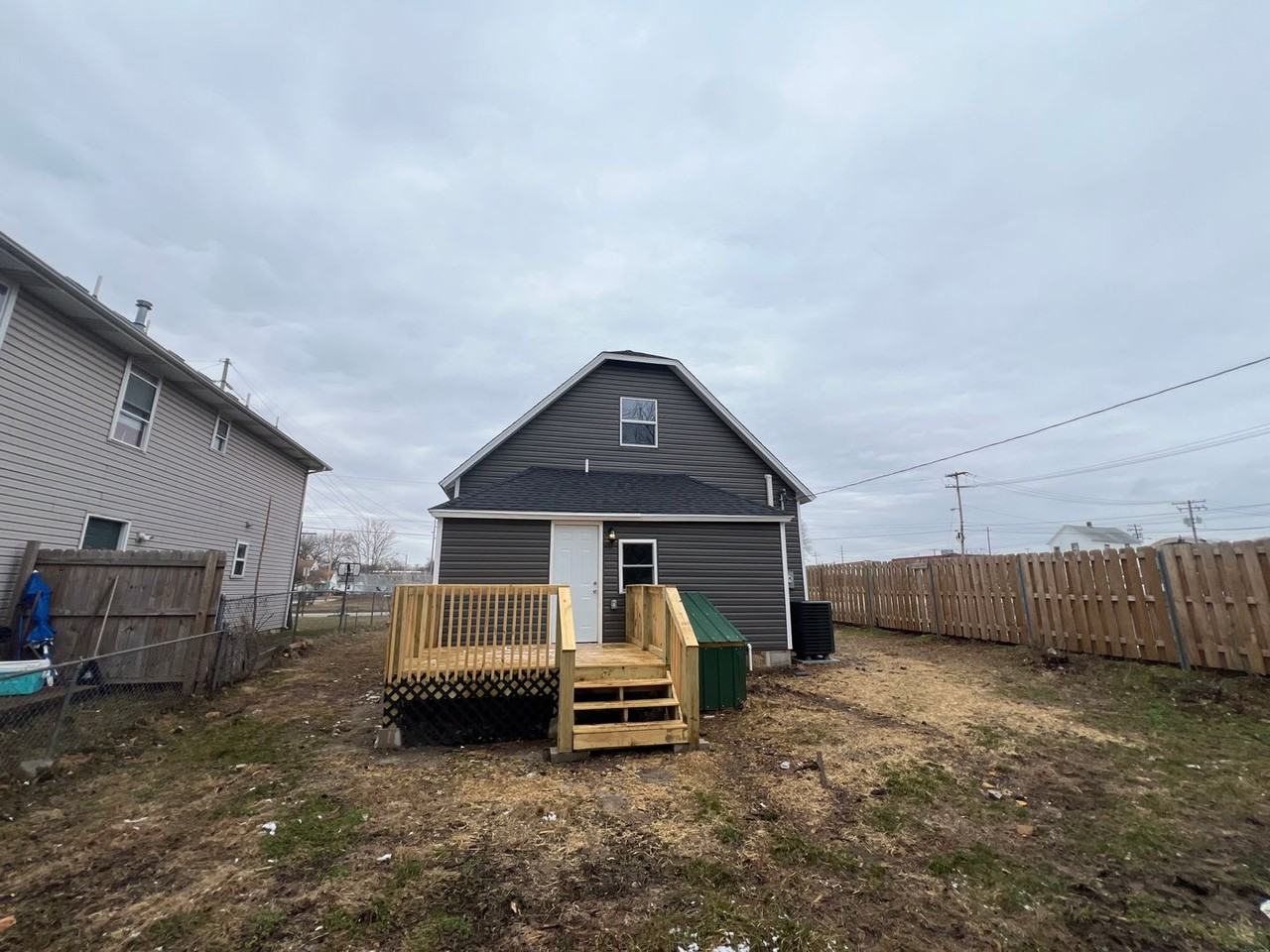 428 W Locust St - Photo 4 of 25
