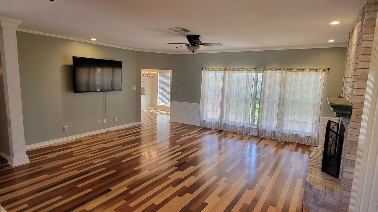 417 W Park Ave - Photo 3 of 12