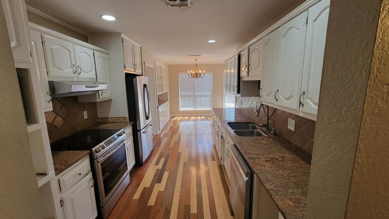 417 W Park Ave - Photo 5 of 12