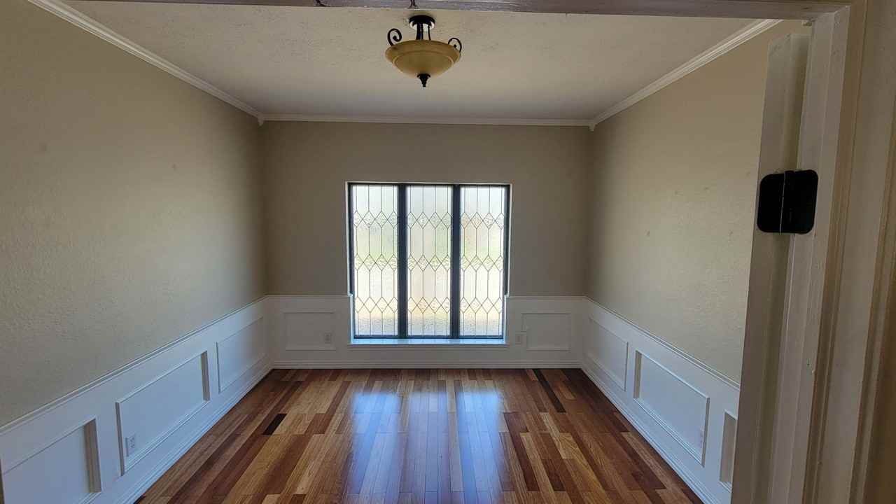 417 W Park Ave - Photo 7 of 12