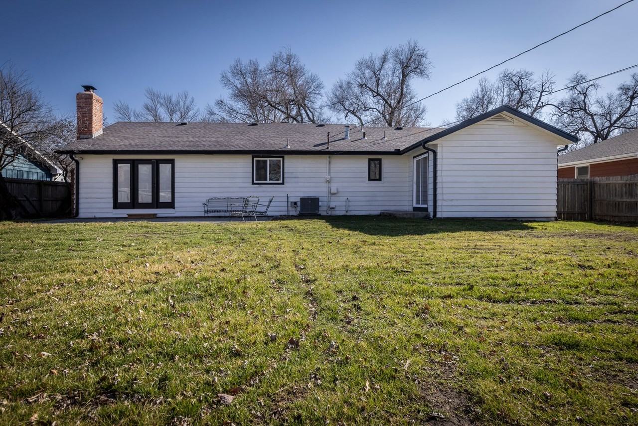 4406 Sw 17th St - Photo 2 of 21