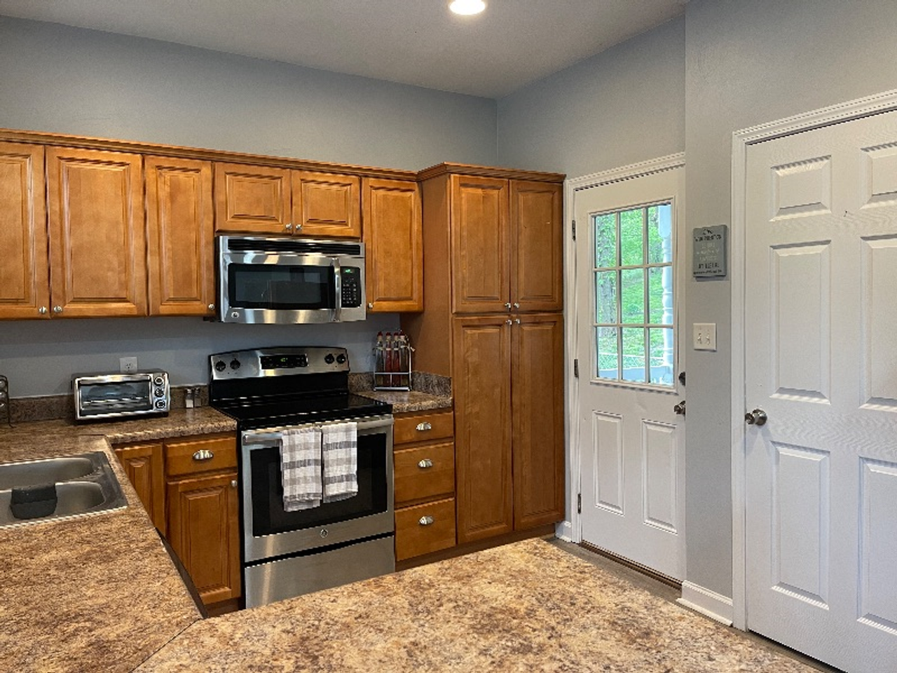 2729 King St Ne - Photo 2 of 16