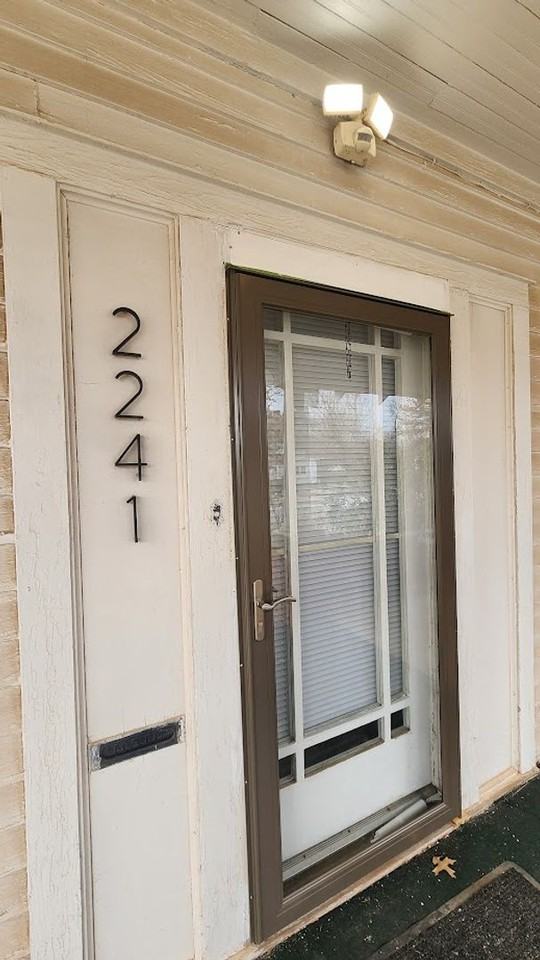 2241 Nw 18th St - Photo 3 of 38