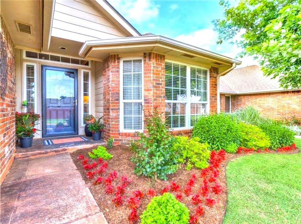 2009 Nw 176th Ter - Photo 2 of 40