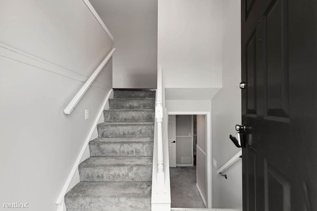 8445 Chinkapin Cir - Photo 2 of 34