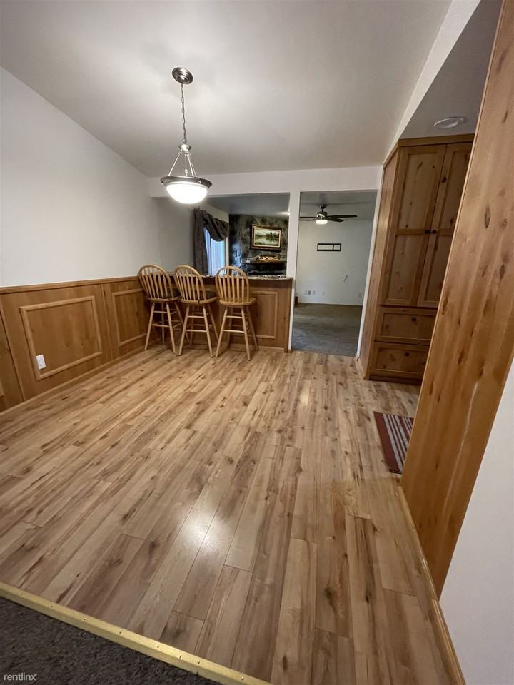 1481 Pilchuck Dr - Photo 3 of 19