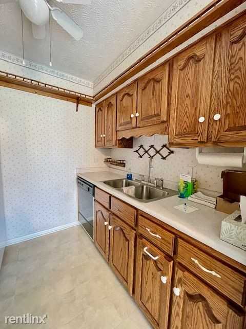 1125 Redburn Dr - Photo 2 of 8