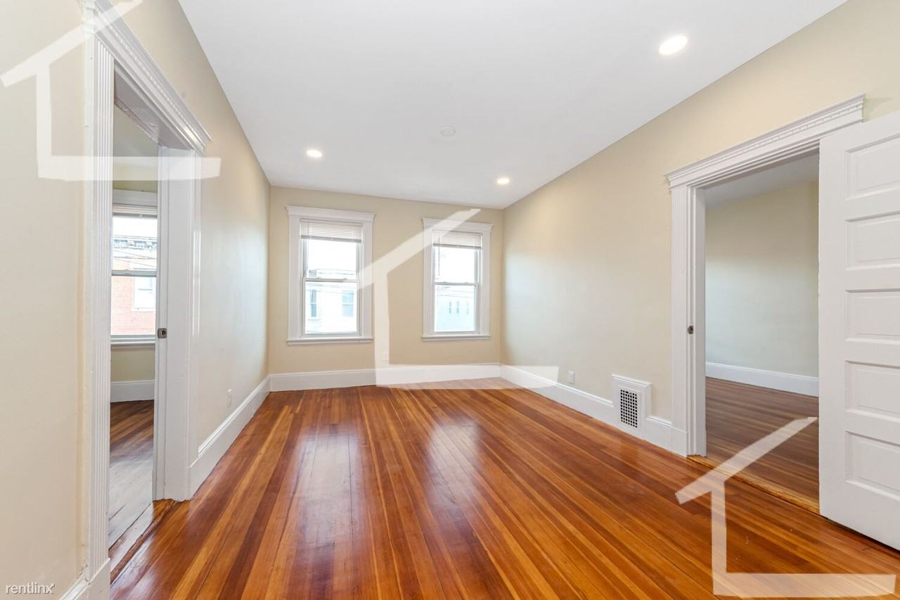 40 Brackett St - Photo 3 of 6