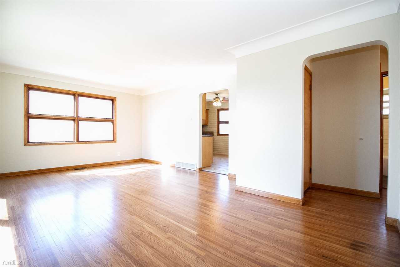 718 Custer Dr - Photo 3 of 10